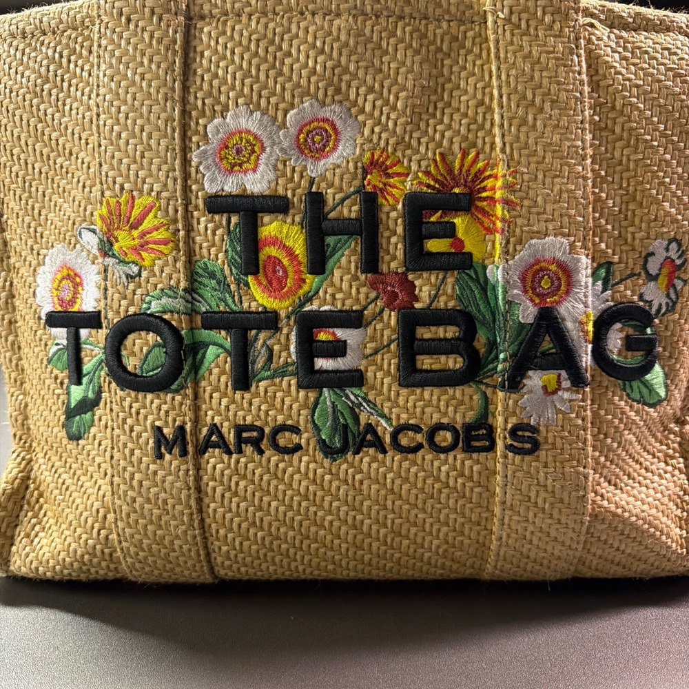 Marc Jacobs The Tote Bag Floral Embroidered Raffia Straw Small Tote Tan Red - Picture 2 of 10